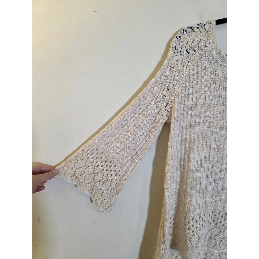 LC Lauren Conrad Cream Pointelle Knit Bell Sleeve‎ Sweater Medium Scoop Neck